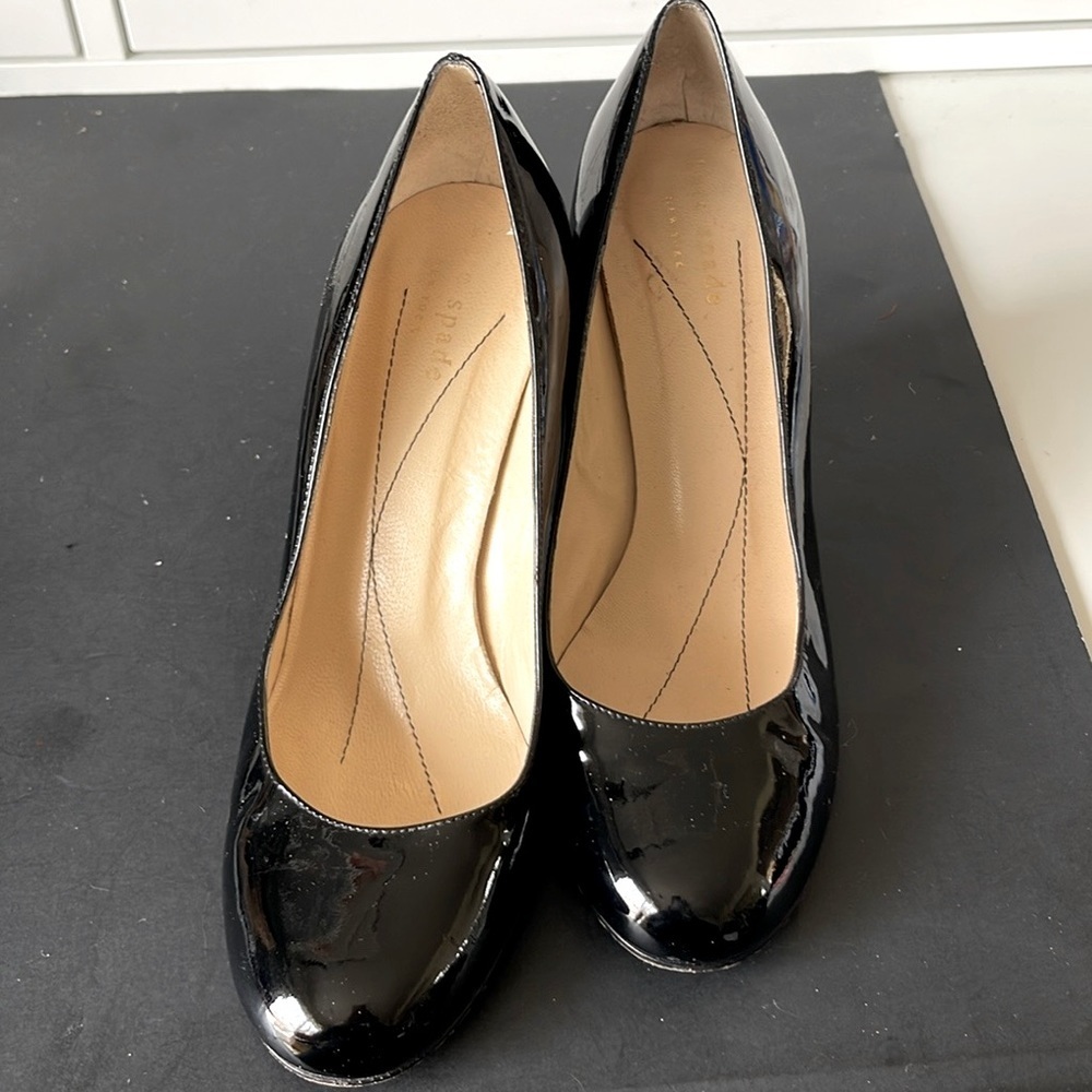Kate Spade Patent Leather Black 3” Block Heel Round Toe Pumps. Size 6.5. D6/A